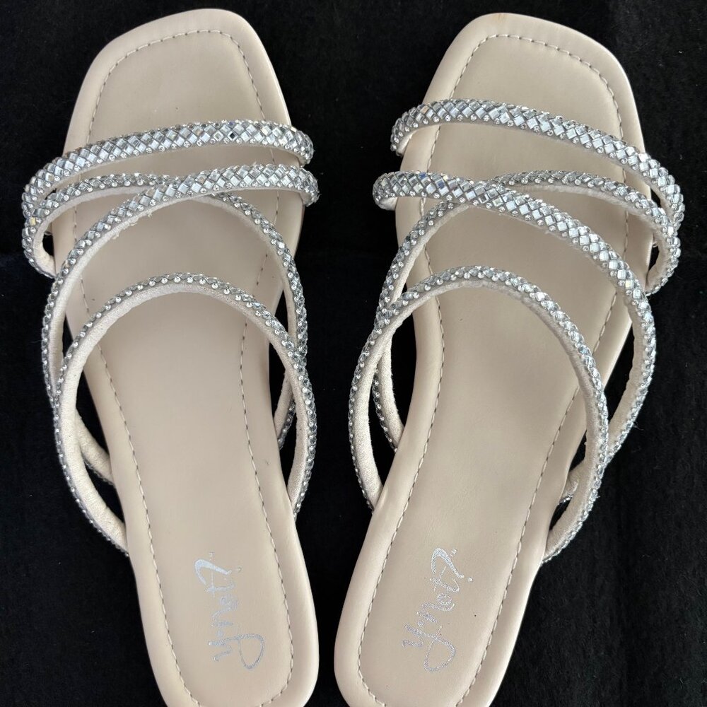 Flat Sandal (Like New)